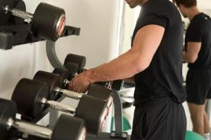 Posilňovňa alebo fitness centrum v ubytovaní NUMO Mykonos Boutique Resort