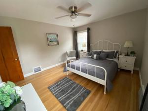 Φωτογραφία από το άλμπουμ του Cozy Home In Harper Woods 15min To Dwntn Detroit σε Harper Woods
