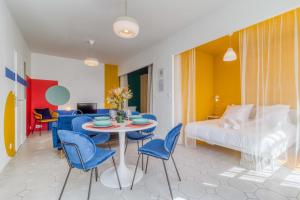 Posezení v ubytování L'Espace Pop - Confort - Calme - Atypique