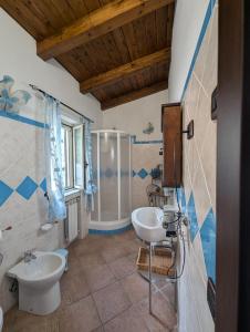 Koupelna v ubytování casa vacanze Villa BAIA-LUNA