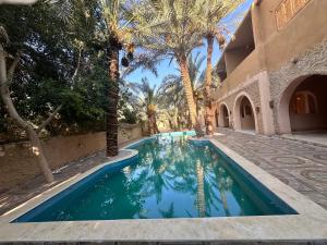 Bazén v ubytování Nour El Waha Hotel nebo v jeho okolí + 37 fotografií