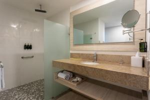 Koupelna v ubytování Grand Sirenis Cartagena