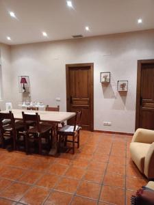 Afbeelding uit fotogalerij van El Olivar by emepas in Albelda de Iregua