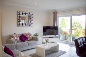 Fotografie z fotogalerie ubytování Large Family Home with Free Parking v destinaci Pool + 42 fotografií