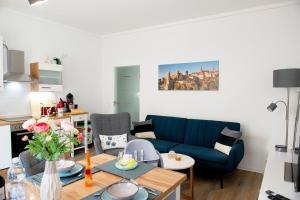 Posezení v ubytování Savor Appartement 5 Personen 2 Schlafzimmer Babybett Netflix Balkon Zentrum