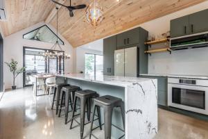 Η κουζίνα ή μικρή κουζίνα στο Chalet le Bengal - Le luxe à la montagne