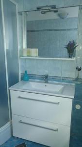 Ένα μπάνιο στο Apartments Tonći