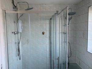 Koupelna v ubytování Byron View House R6