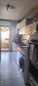 Dapur atau dapur kecil di Appt juan les pins soleil mer