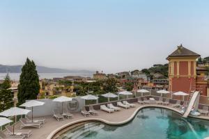 Бассейн в B&B Hotels Park Hotel Suisse Santa Margherita Ligure или поблизости