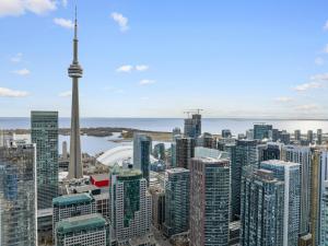 Nespecifikovaný výhled na destinaci Toronto nebo výhled na město při pohledu z apartmánu