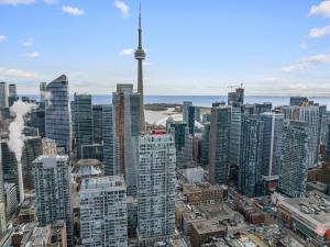 Nespecifikovaný výhled na destinaci Toronto nebo výhled na město při pohledu z apartmánu