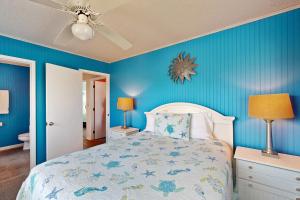 Gallery image of No Regrets Up in Emerald Isle +12 photos