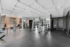 Fitness centrum a/nebo fitness zařízení v ubytování Parc Suites - Entertainment District Toronto