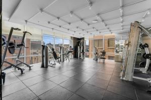 Fitness centrum a/nebo fitness zařízení v ubytování Parc Suites - Entertainment District Toronto