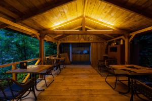 Fotografie z fotogalerie ubytování Glamping Martini Kvariati with pool v destinaci Batumi