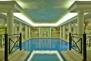 A piscina localizada em Hotel Dos Templarios ou nos arredores