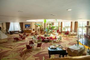 Uma área de estar em Hotel Dos Templarios