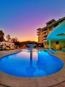 A piscina localizada em Hotel Dos Templarios ou nos arredores