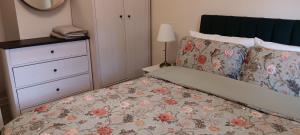 Stylish Comfortable客房内的一张或多张床位