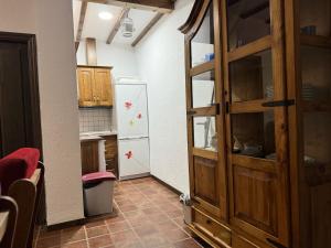 A kitchen or kitchenette at Aptos El Manantial Burunchel