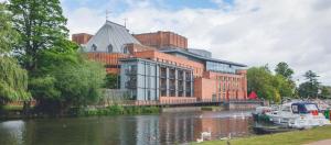 Výhled na řeku, která protéká v blízkosti apartmánu