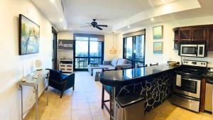 Imagen de la galería de Direct Beach & Pool Access L 247 Security, en Jacó