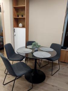 Kuchyňa alebo kuchynka v ubytovaní Apartman Davidovic MD 1 Divcibare