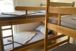 Postel nebo postele na pokoji v ubytování Silver Lake apartmant