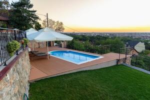 Bazén v ubytování Sunset Home nebo v jeho okolí