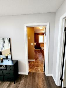 Billede fra billedgalleriet på Luxury Villa Inground Heated swimming pool & a Hot Tub i Ingersoll