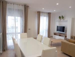 TV a/nebo společenská místnost v ubytování B&B Guesthouse La Casetta Di Sutri sulla Francigena