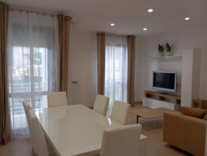 TV a/nebo společenská místnost v ubytování B&B Guesthouse La Casetta Di Sutri sulla Francigena