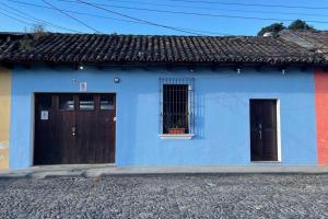 El edificio en el que está la casa vacacional