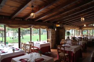A restaurant or other place to eat at Hotel Sierra Quilama