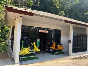 MargawinduにあるKampung Karuhan Eco Green Park Sumedangのギャラリーの写真
