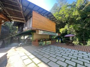 リゾートが所在する建物