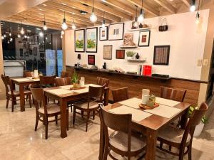 Restaurace v ubytování Baguio Holiday Villas
