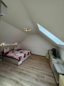 Katil atau katil-katil dalam bilik di Calypso Rooms