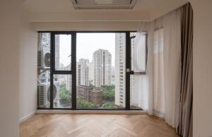 Photo de la galerie de l'établissement Eastern Hub - Bund Branch 3-Bedroom Near Yuyuan Garden, Nanjing Road with Shanghai Tower Views, Near Subway, à Shanghai