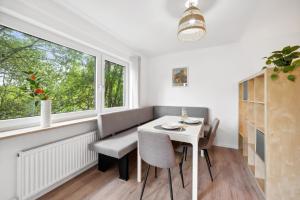 Χώρος καθιστικού στο Wohnung in Welzheim, Balkon, Parkplatz, 6 Betten, Smart TV