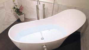 Baðherbergi á 桜 River Side Stay下呂温泉