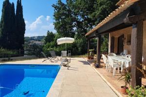 Bazén v ubytování 4 BR Villa with Pool Sea View AC Parking - BENAKEY nebo v jeho okolí