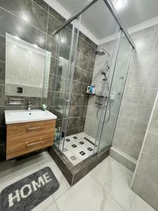 Salle de bains dans l'établissement Comfortable and spacious 2 room apartments Ala Park