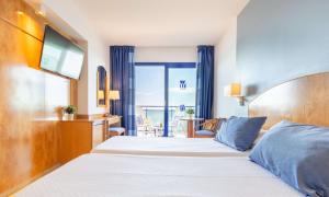 Postel nebo postele na pokoji v ubytování Hotel Yaramar - Adults Recommended