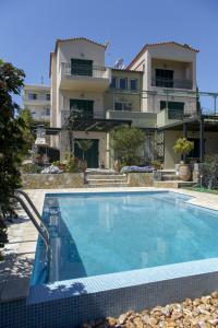 The swimming pool at or close to Villa Pepy