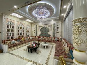 Afbeelding uit fotogalerij van Ахсикент отель in Namangan +52 foto's