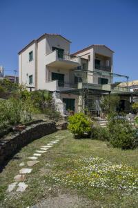 A garden outside Villa Pepy