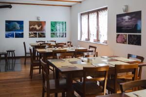 Restaurace v ubytování Rifugio Parpinasca + 32 fotografií