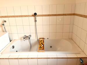 Koupelna v ubytování Doppelzimmer mit Terrasse in privatem Zuhause